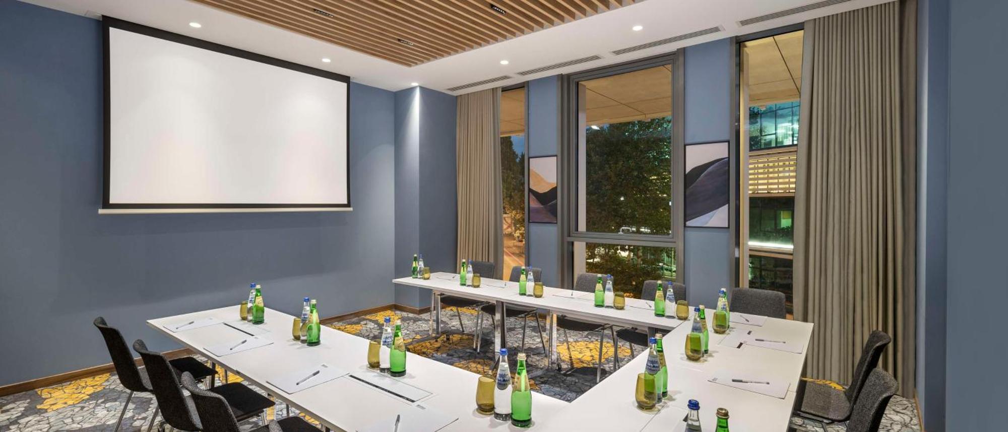 Hilton Garden Inn Tbilisi Riverview Экстерьер фото