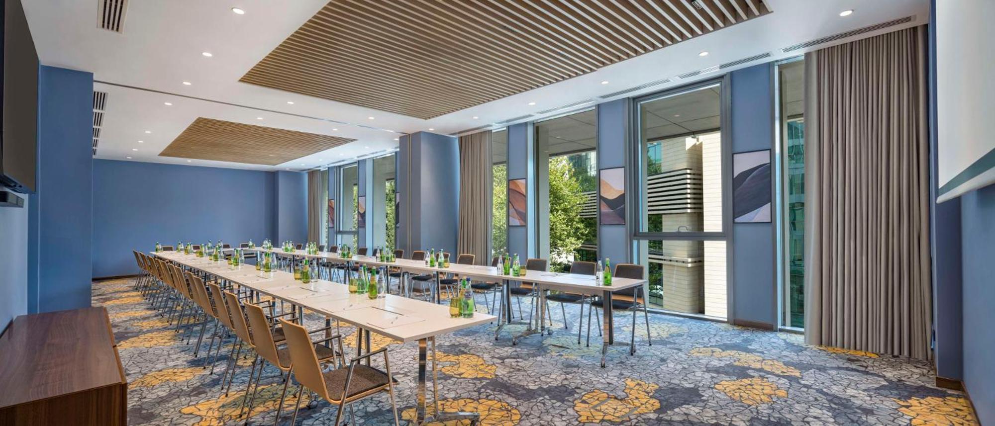 Hilton Garden Inn Tbilisi Riverview Экстерьер фото
