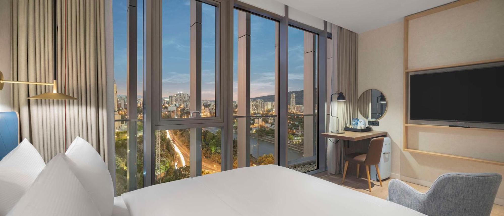 Hilton Garden Inn Tbilisi Riverview Экстерьер фото