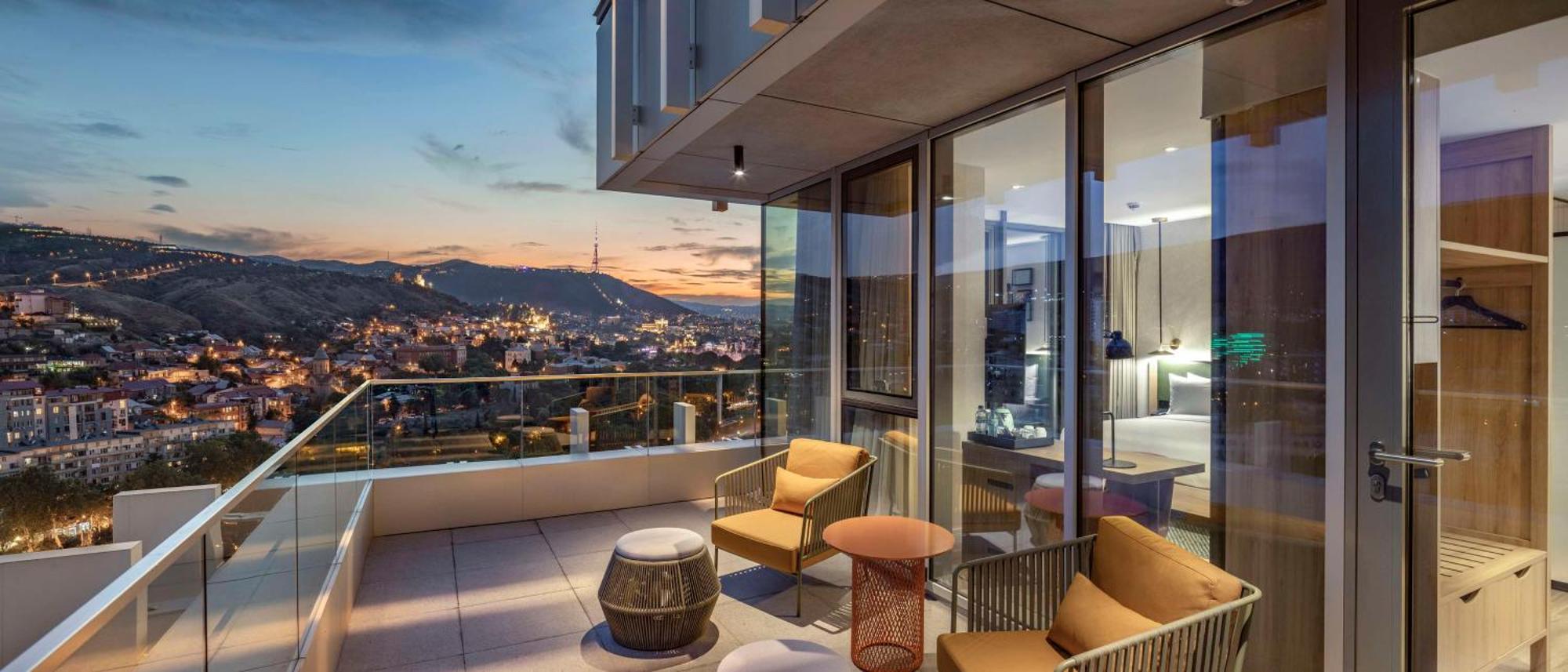 Hilton Garden Inn Tbilisi Riverview Экстерьер фото