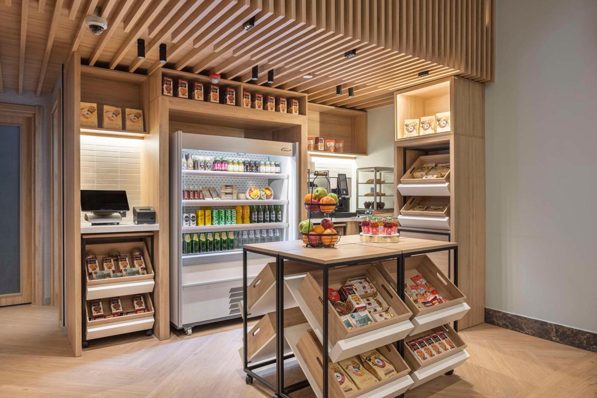 Hilton Garden Inn Tbilisi Riverview Экстерьер фото
