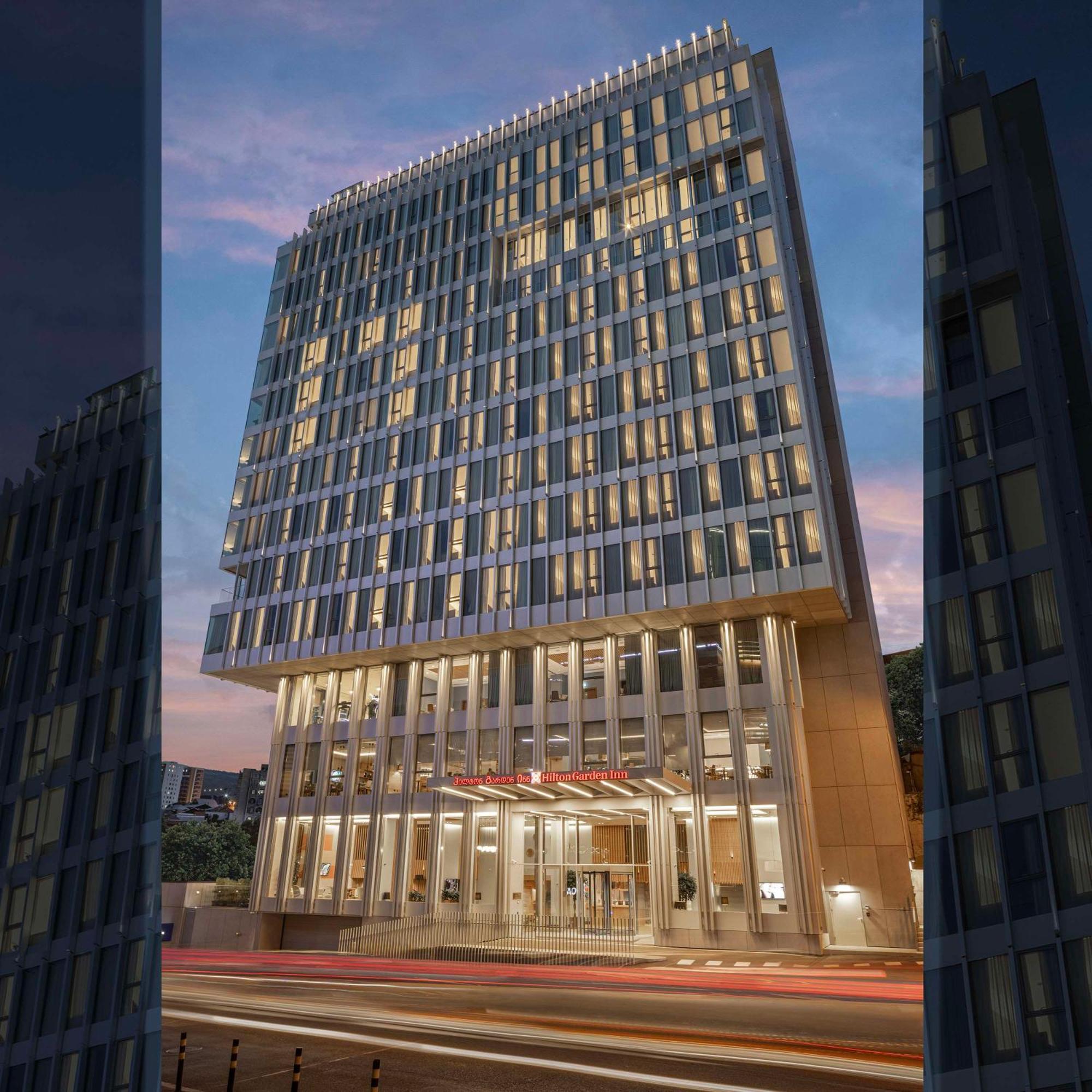 Hilton Garden Inn Tbilisi Riverview Экстерьер фото