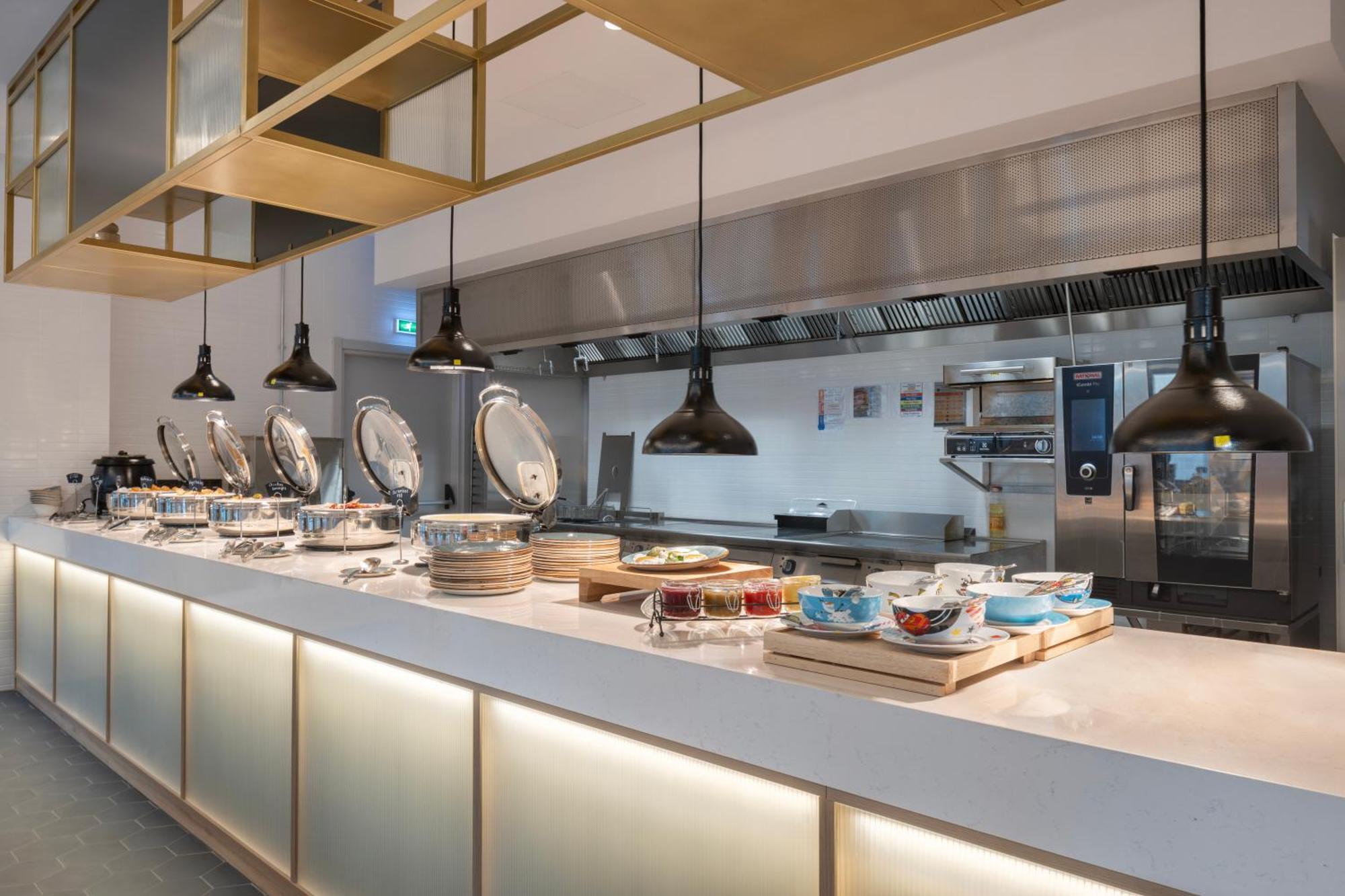 Hilton Garden Inn Tbilisi Riverview Экстерьер фото