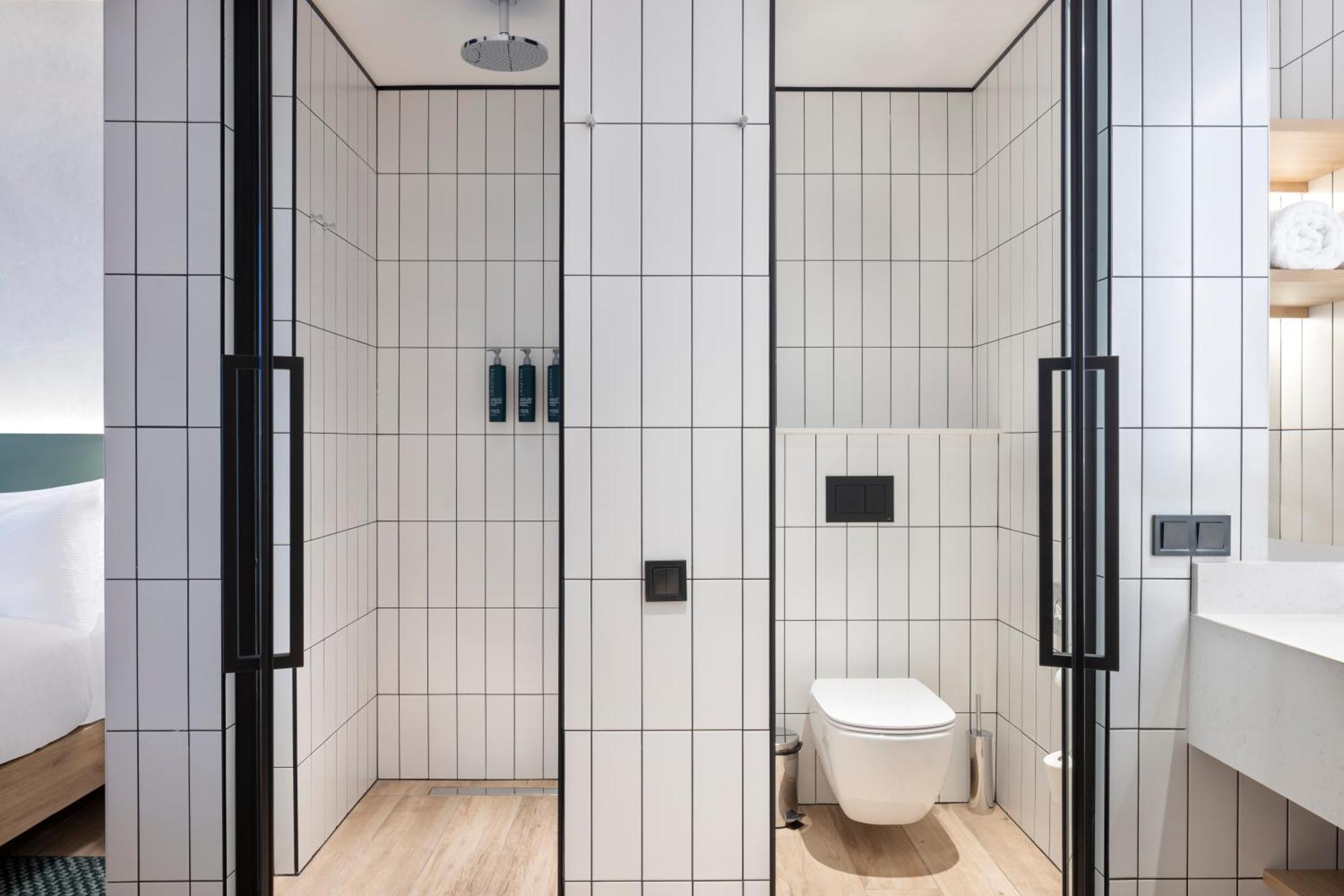 Hilton Garden Inn Tbilisi Riverview Экстерьер фото